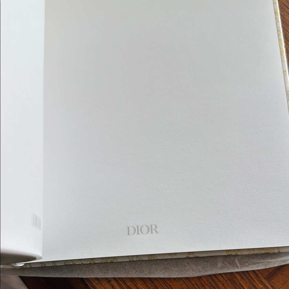New In Box Dior Journal - Picture 5 of 11
